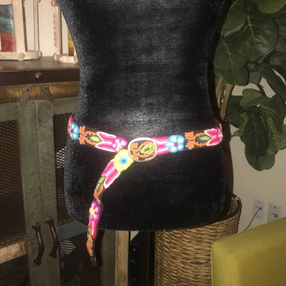 🍭Embroidered Belt made in Peru!!